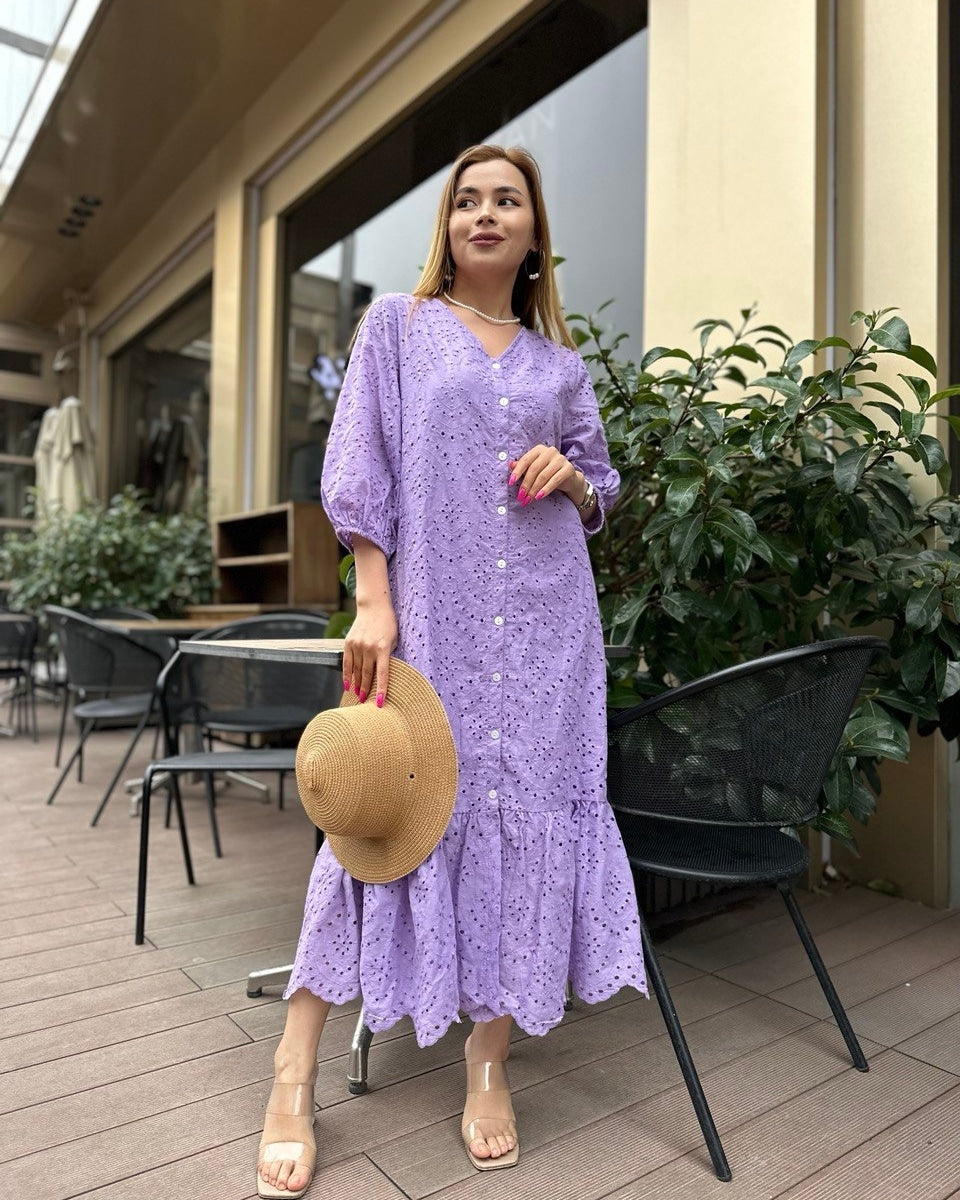 Robe à broderie anglaise à boutons