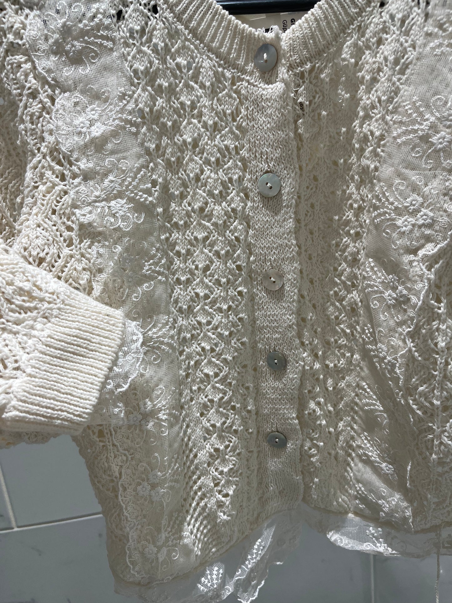 Gilet mignon détail dentelle
