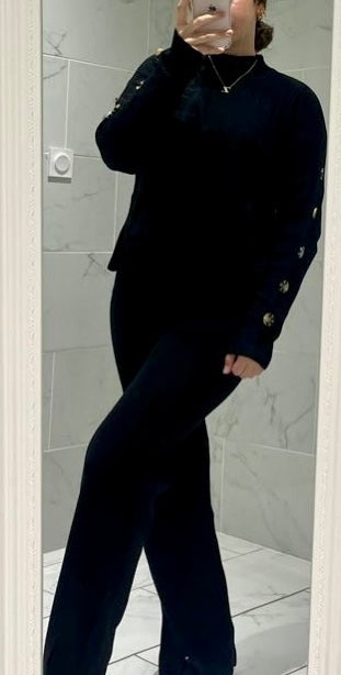 Ensemble pull et pantalon noir