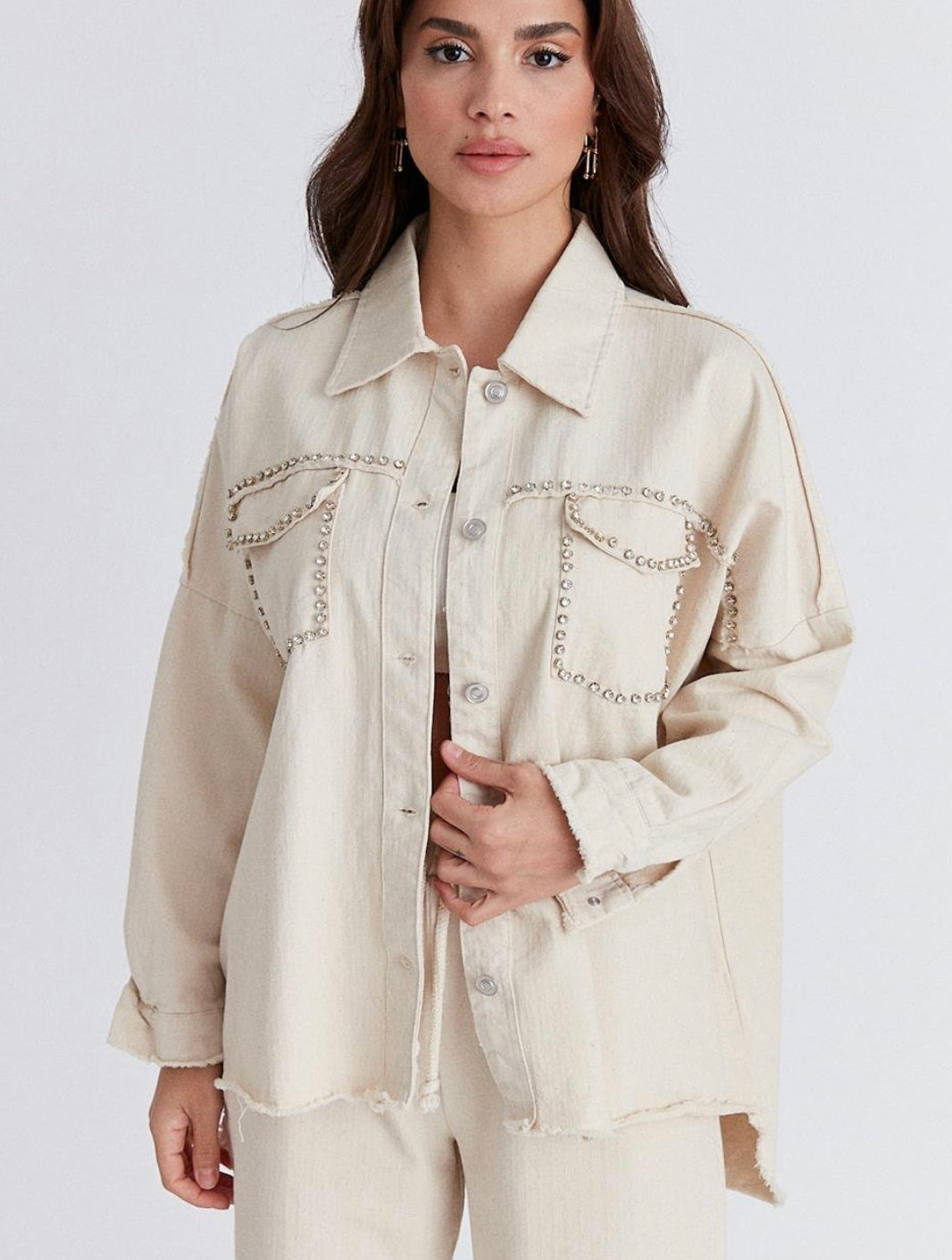 Chemise beige ornée de strass